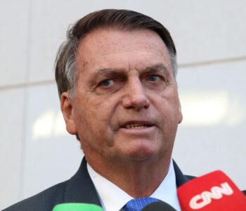 Bolsonaro é internado em São Paulo para exames de rotina