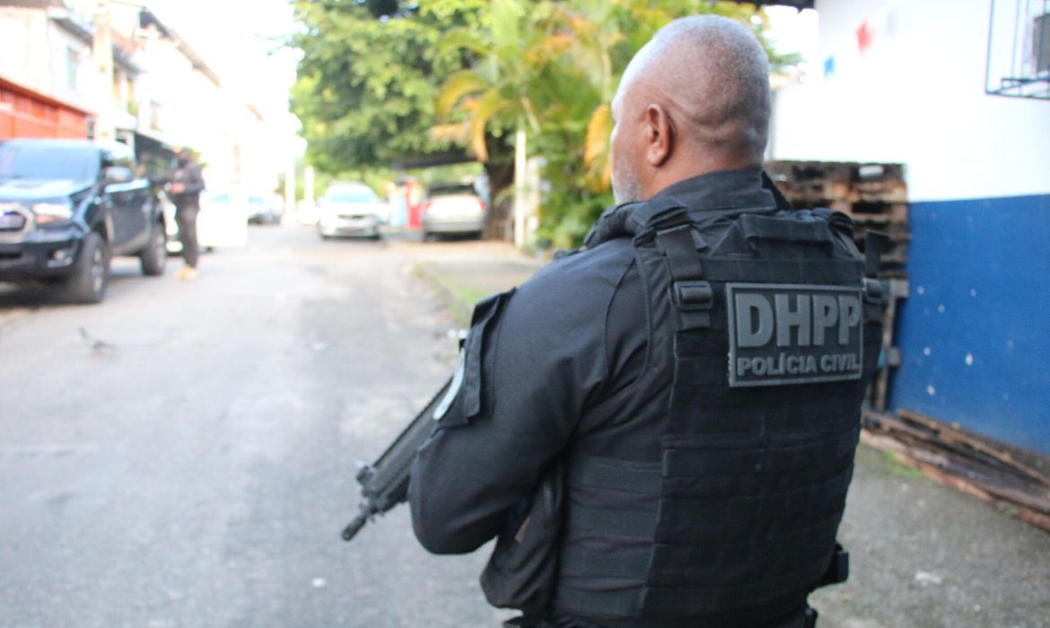 No momento você está vendo Guerra às drogas é elemento central em onda de violência na Bahia