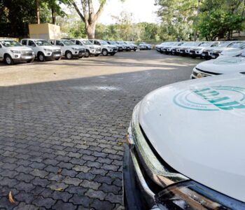 Governador entrega veículos novos para fortalecer atuação da Adab no estado e anuncia concurso público