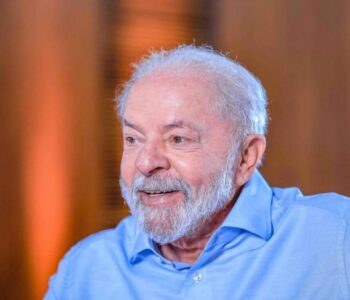 Lula foi hostilizado por deputados no Congresso Nacional