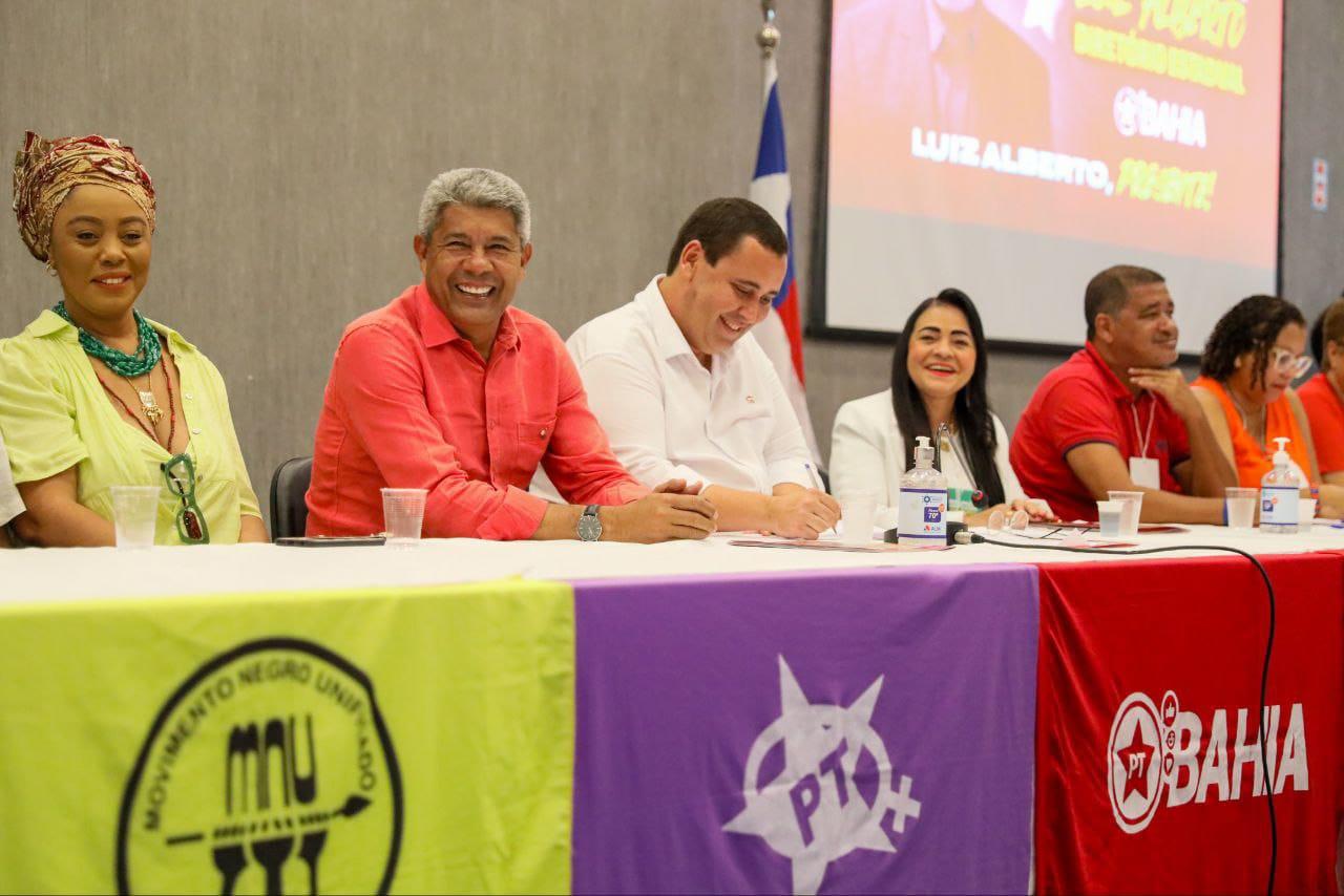 No momento você está vendo Em homenagem a Luiz Alberto, PT Bahia reúne lideranças políticas, militância e movimentos sociais