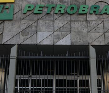 Petrobras vendeu refinaria abaixo do preço