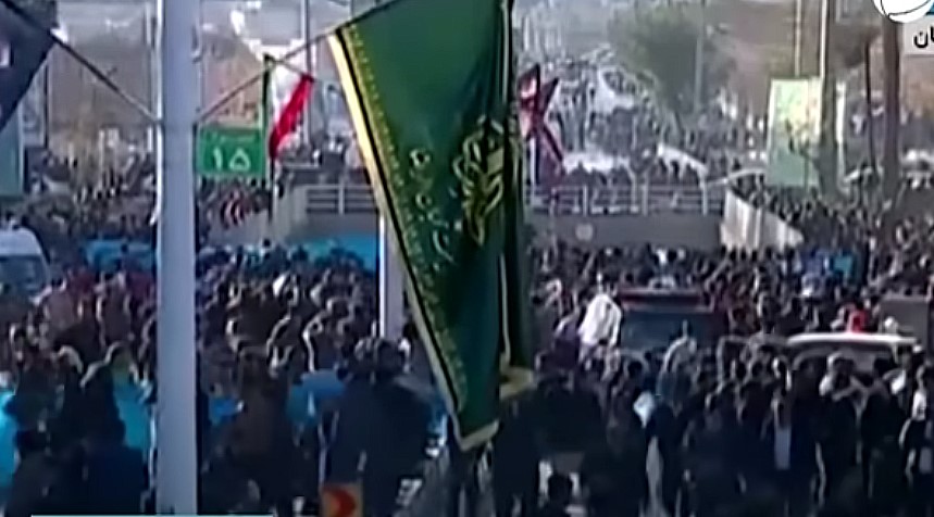 No momento você está vendo Explosões matam mais de 90 pessoas em procissão no Irã
