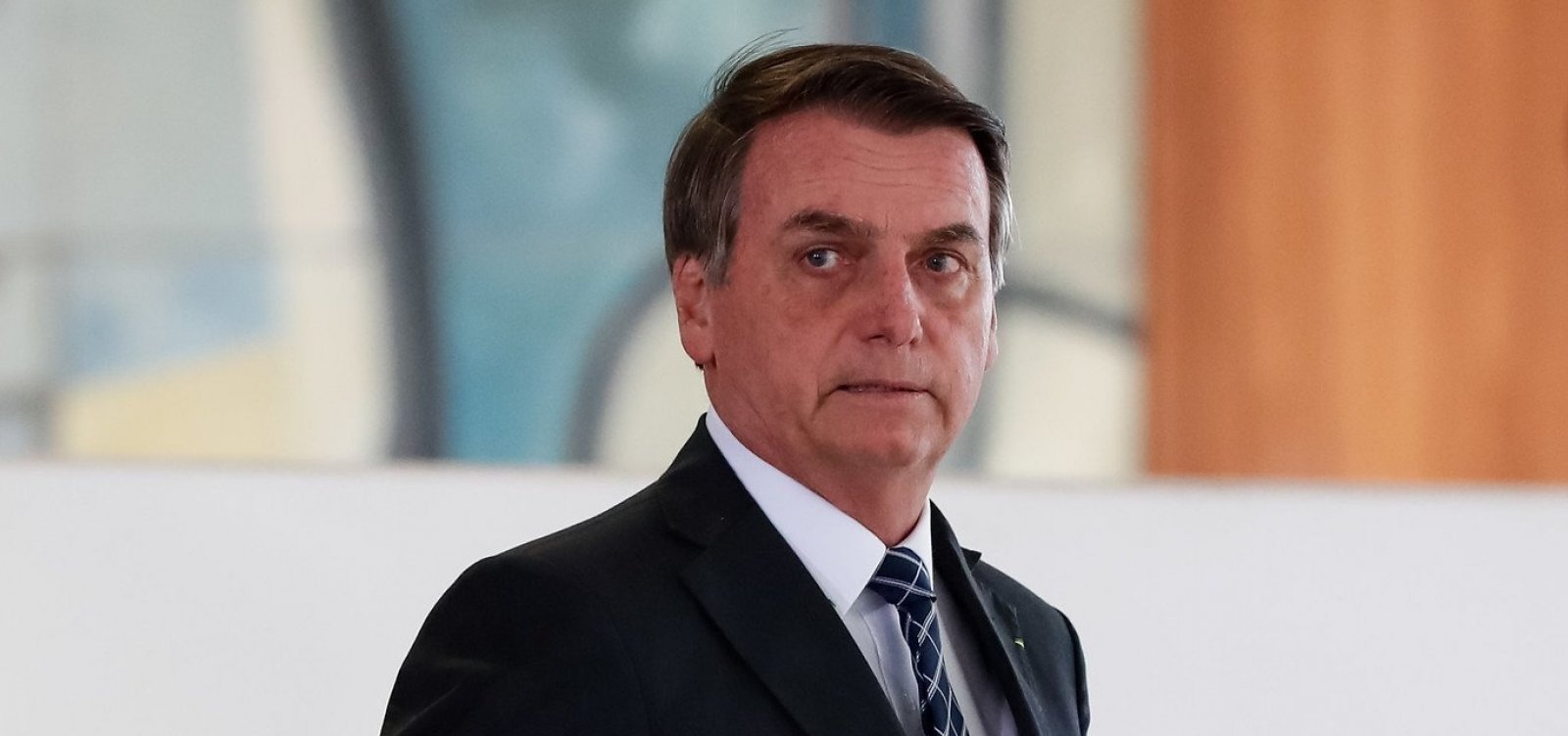 No momento você está vendo Bolsonaro pede foco nas eleições e diz que um Poder não pode tirar ninguém do “palco político”
