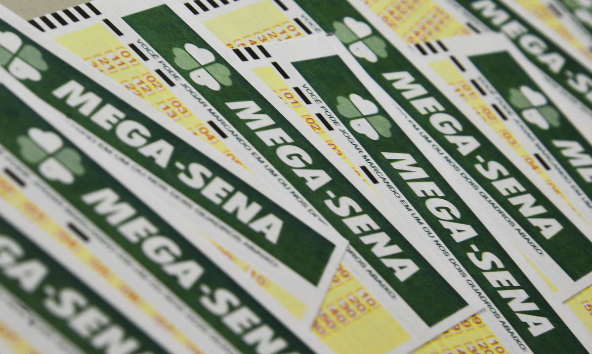 No momento você está vendo Mega-Sena sorteia nesta quinta-feira prêmio acumulado em R$ 53 milhões