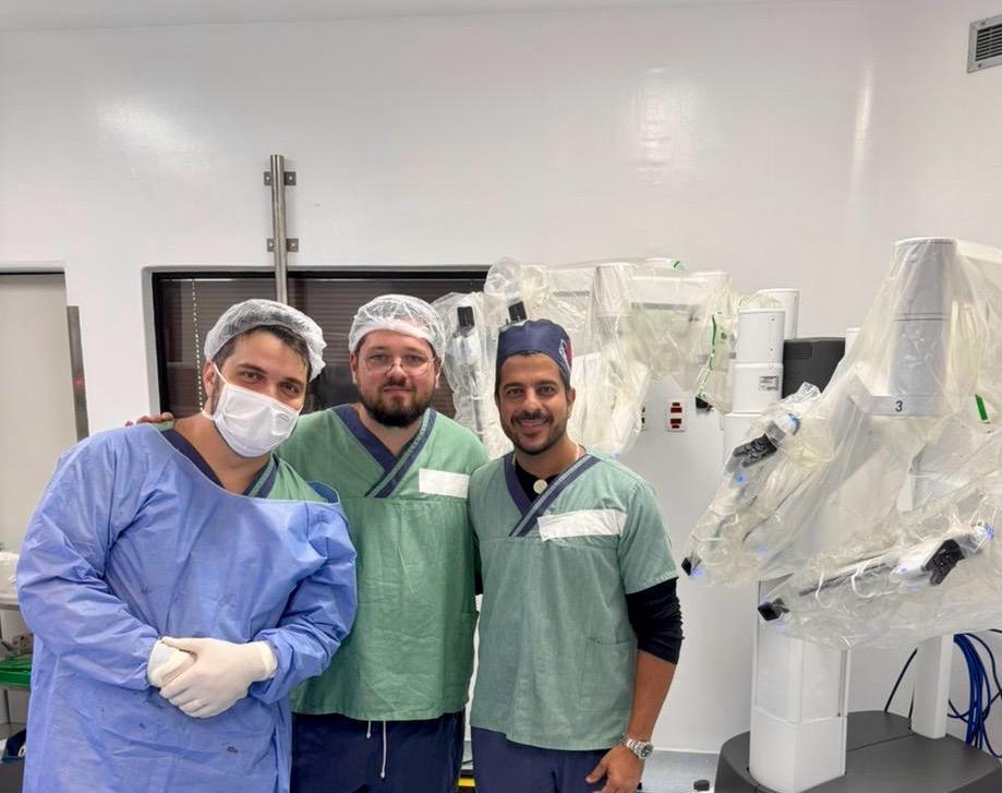No momento você está vendo Cirurgia robótica baiana será destaque em simpósio norte-americano