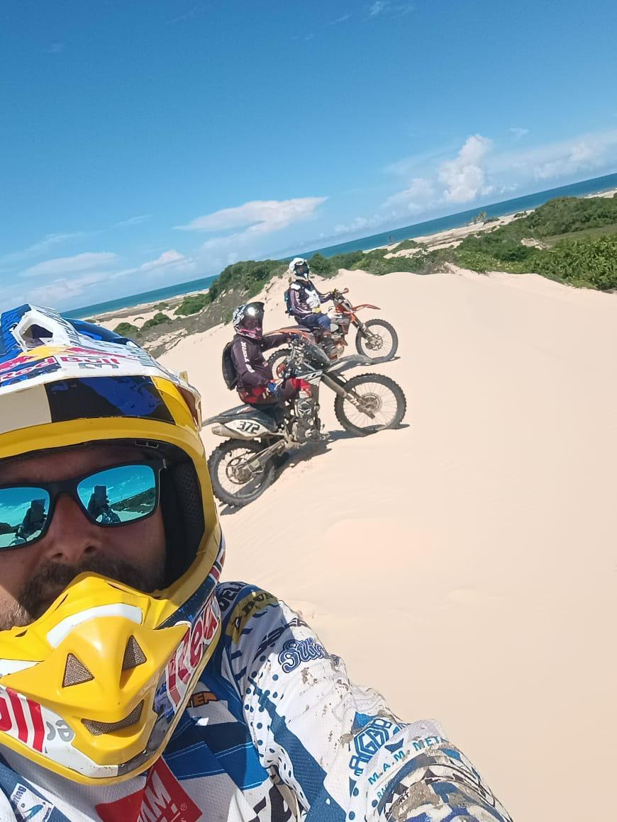 No momento você está vendo Farol da Barra é ponto de partida da maior expedição de moto off-road do Nordeste