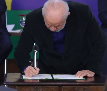 Lula lança programa de renegociação para pequenos negócios
