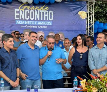 ACM Neto participa de ‘Grande Encontro’ com prefeito e vice em Caldeirão Grande