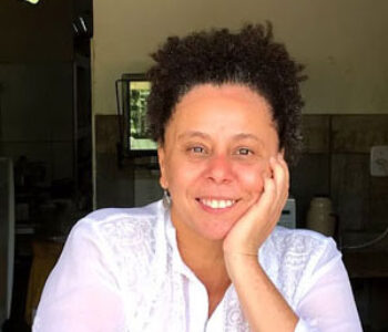 Escritora lança segunda edição de “Cinderela nos entrelaces da tradição” na Bienal do Livro Bahia