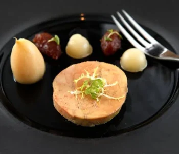 Supermercados propõem isenção de impostos na cesta básica para foie gras, bacalhau e trufas