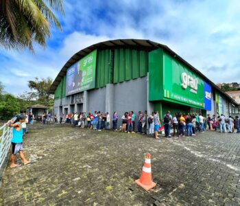 Feirão de empregos, empreendedorismo e serviços sociais gratuitos movimenta o bairro de Plataforma em Salvador