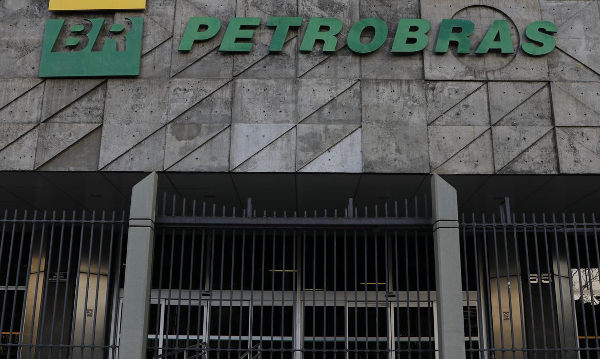 No momento você está vendo Petrobras tem lucro líquido de R$ 23,7 bilhões no 1º trimestre de 2024