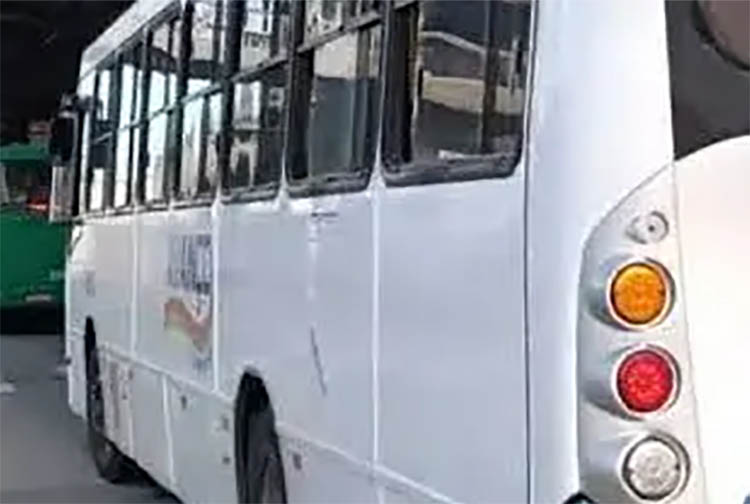 No momento você está vendo Greve de ônibus complica a vida de passageiros em seis cidades da RMS