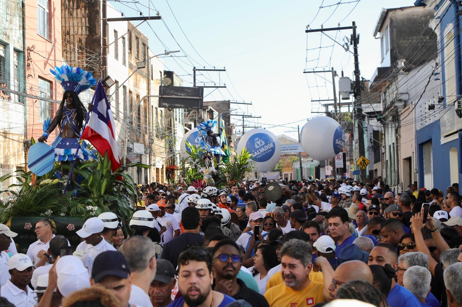 No momento você está vendo 2 de Julho: soteropolitanos e turistas mantém tradição de celebrar a luta pela Independência