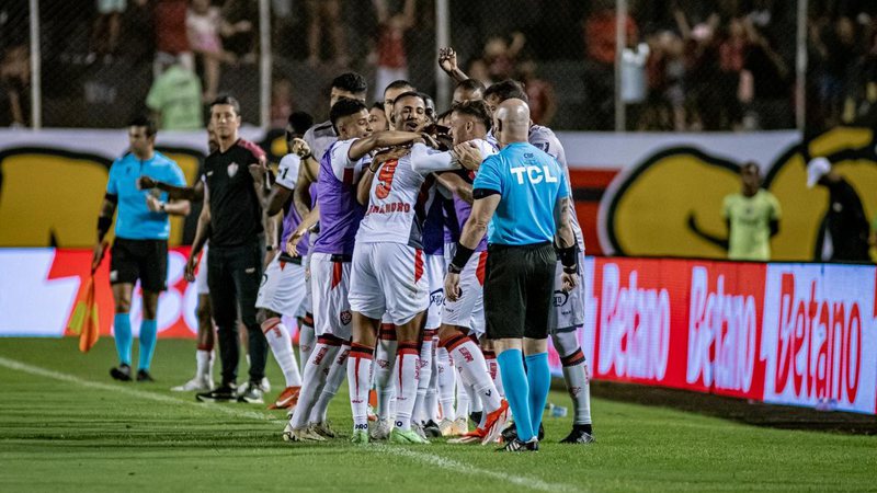 No momento você está vendo Vitória vence Criciúma e sobe na tabela. Bahia perde do Palmeiras e fica em quinto