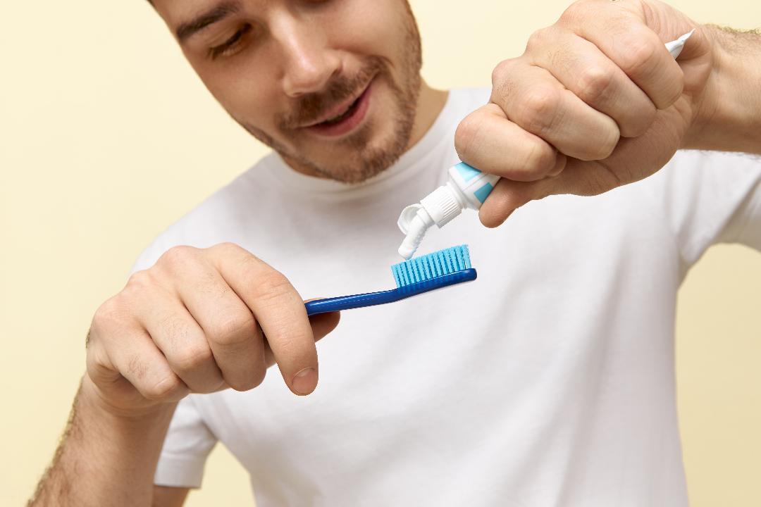 No momento você está vendo Pesquisa indica que quase metade dos brasileiros não usa escova de dente