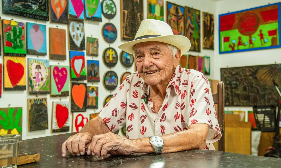 No momento você está vendo Morre J. Borges, mestre da xilogravura pernambucana, aos 88 anos. Exposição no Museu do Pontal mostra a trajetória do artista