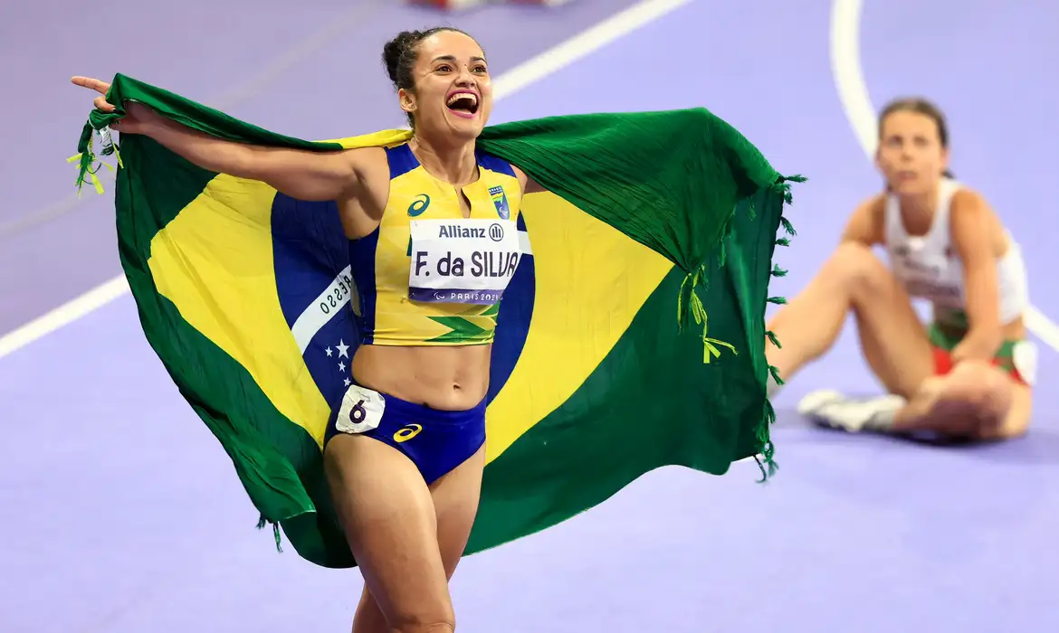 No momento você está vendo Ouro de Fernanda Yara encabeça dia de conquistas do atletismo