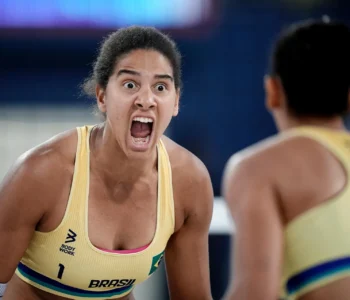 Ana Patrícia e Duda ganham medalha de ouro no vôlei de praia