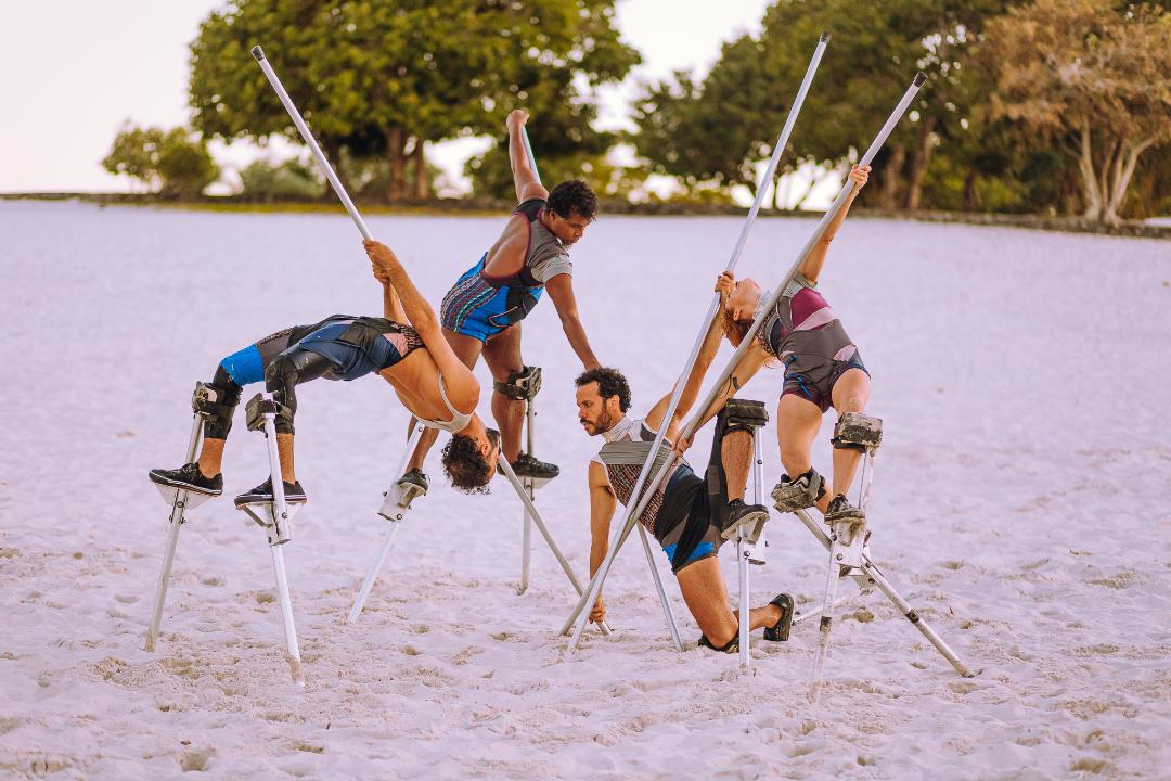 No momento você está vendo Dança em praias e na Lagoa do Abaeté