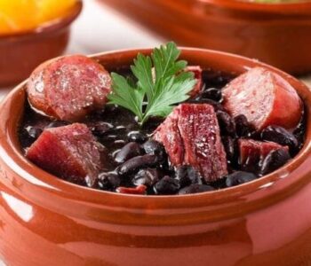 Deville Prime Salvador retoma tradicional feijoada aos sábados