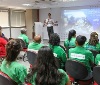 Evento discute políticas públicas para cooperativas de materiais recicláveis na Bahia