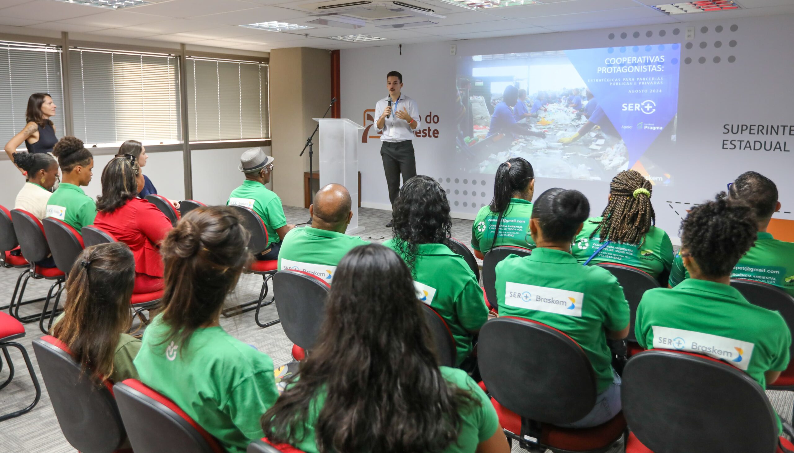 No momento você está vendo Evento discute políticas públicas para cooperativas de materiais recicláveis na Bahia