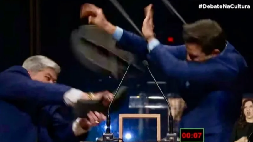 No momento você está vendo DATENA JOGA CADEIRA EM PABLO MARÇAL DURANTE DEBATE DA TV CULTURA