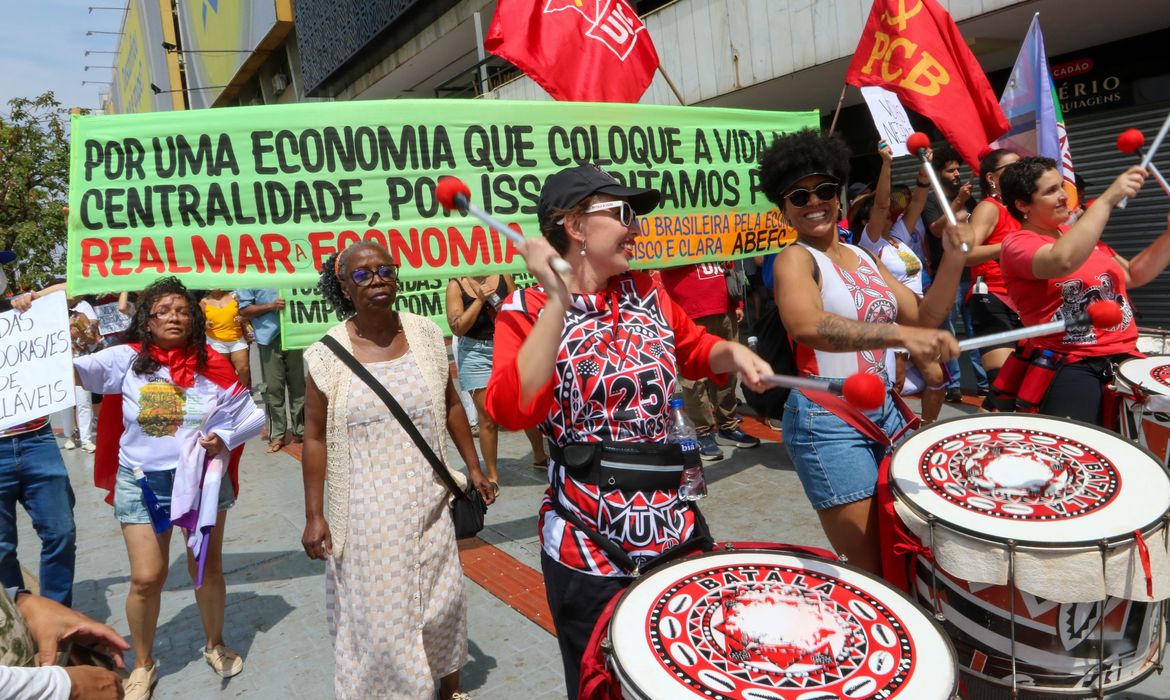 No momento você está vendo 7 de setembro: desfiles, Bolsonaro e excluídos