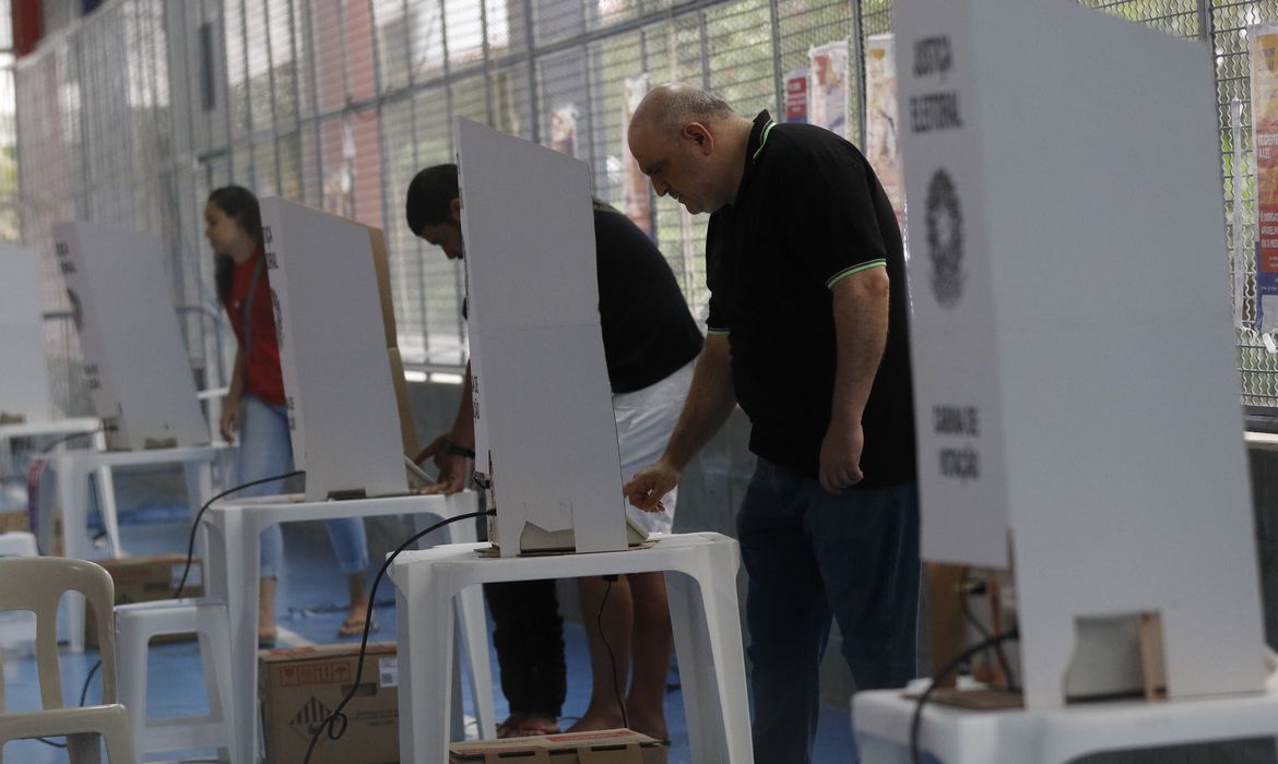 No momento você está vendo TSE: abstenção fica perto do total de eleitores ausentes na pandemia