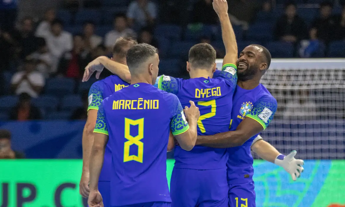 No momento você está vendo Brasil garante vaga na final da Copa do Mundo de futsal