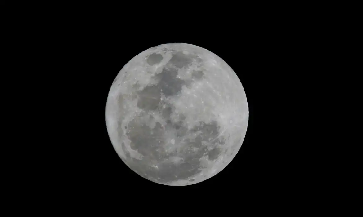 No momento você está vendo Maior superlua do ano pode ser vista nesta quinta-feira