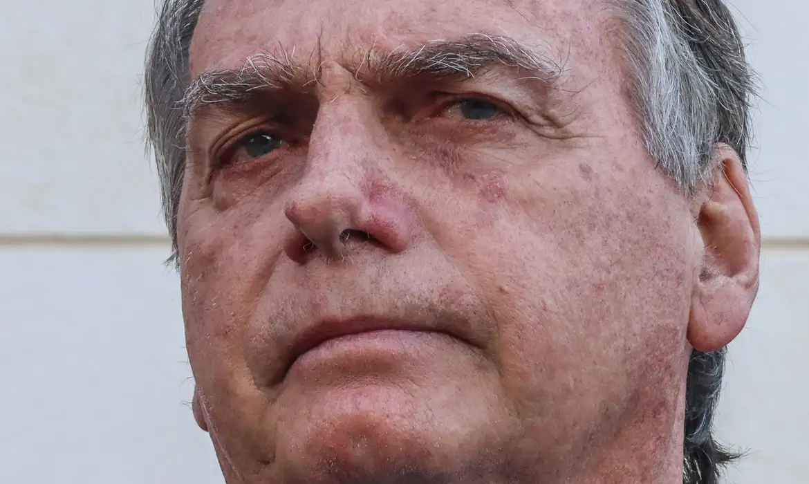 No momento você está vendo Bolsonaro atuou de forma “direta e efetiva” para tentar golpe, diz PF