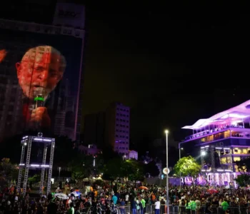 Lula promete zerar fome no país até fim do mandato