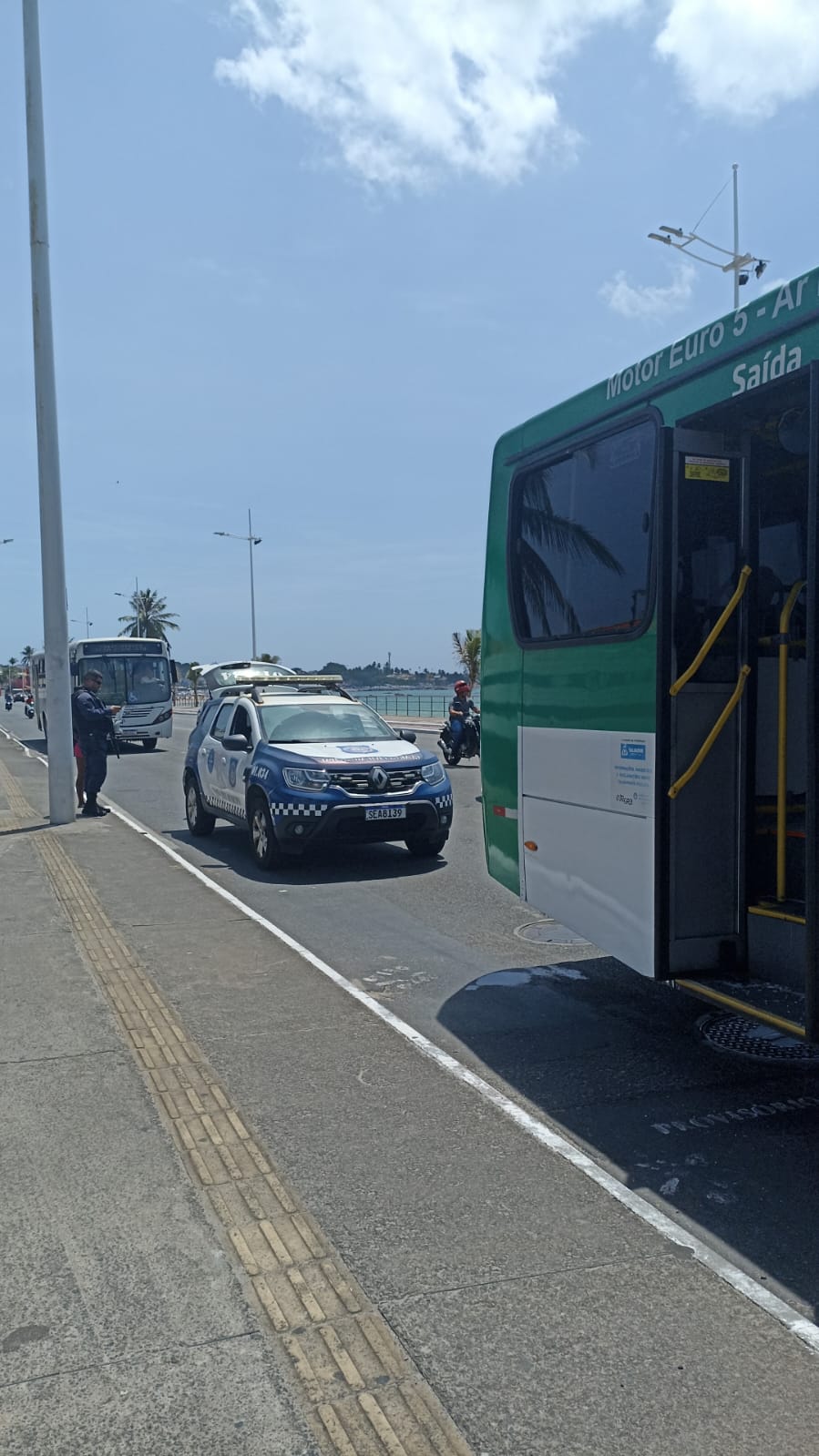 No momento você está vendo Guarda Civil detém dois homens após vandalismo em ônibus