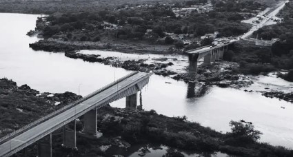 No momento você está vendo Sobe para 12 total de mortos após queda de ponte