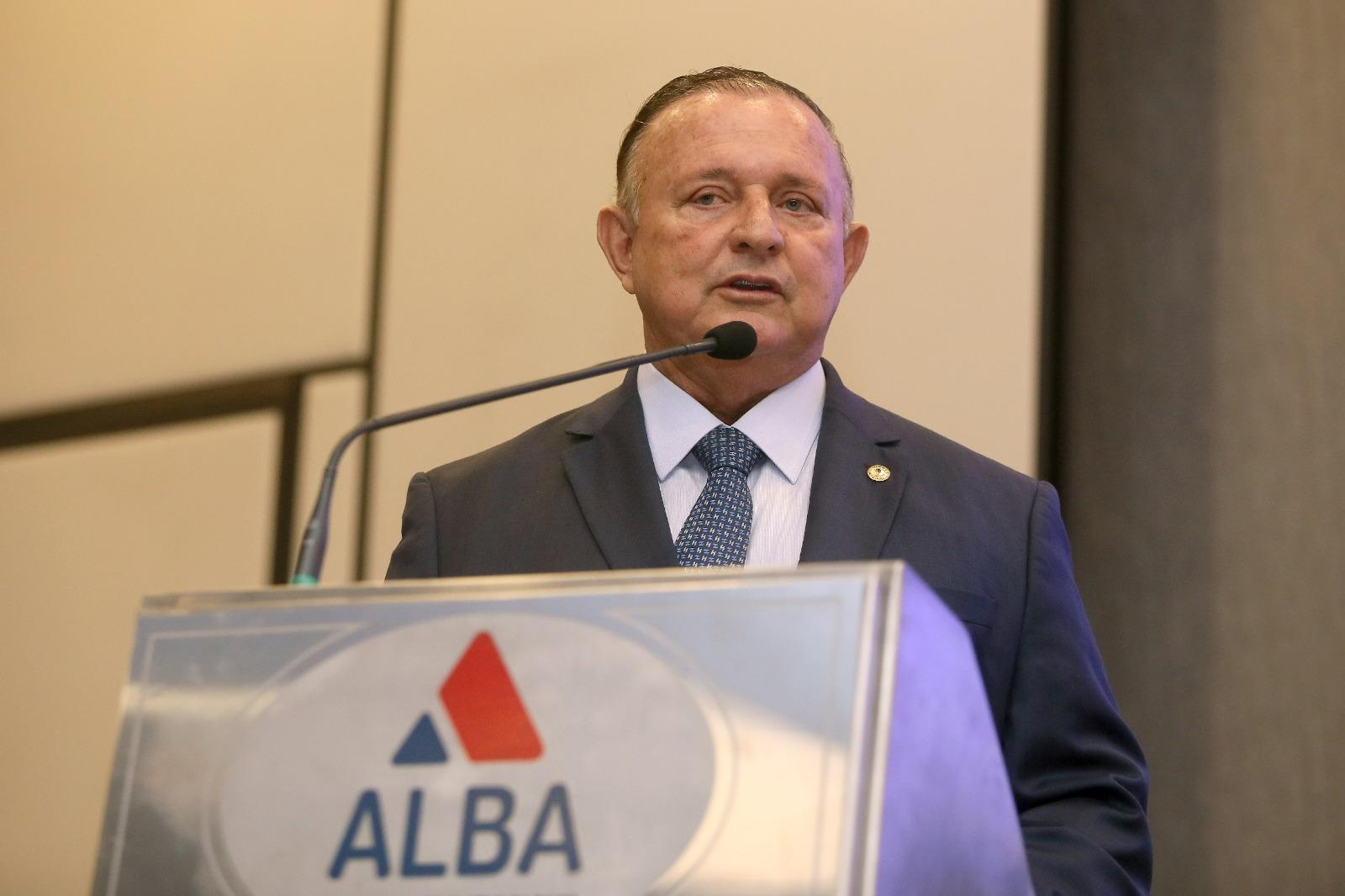 No momento você está vendo STF afasta Adolfo Menezes da presidência da Assembleia Legislativa da Bahia