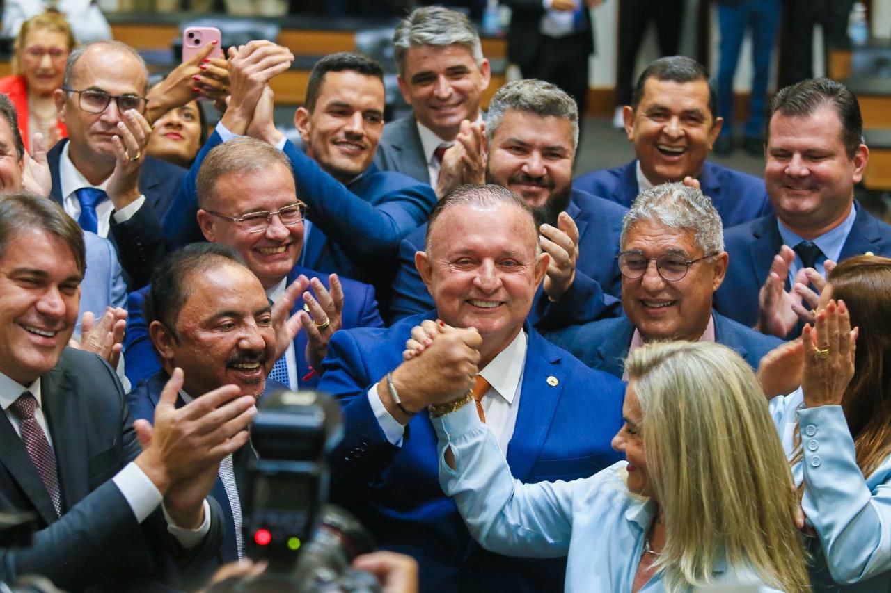 No momento você está vendo Adolfo Menezes é reeleito presidente da ALBA com mais de 96% dos votos