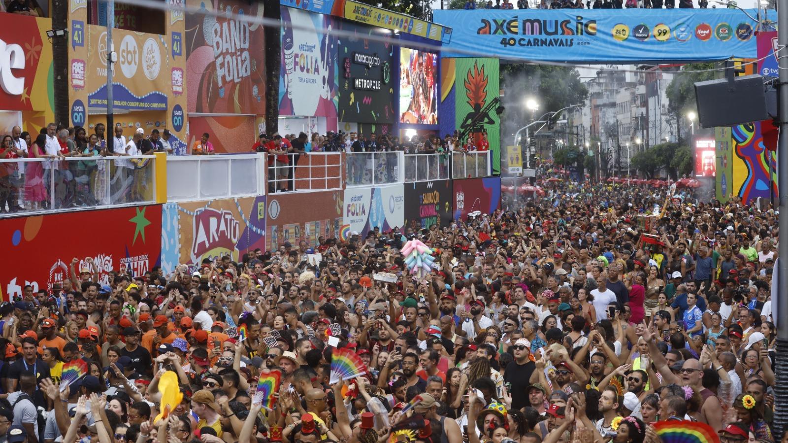 No momento você está vendo Abertura do Carnaval: celebração aos 40 anos do Axé Music