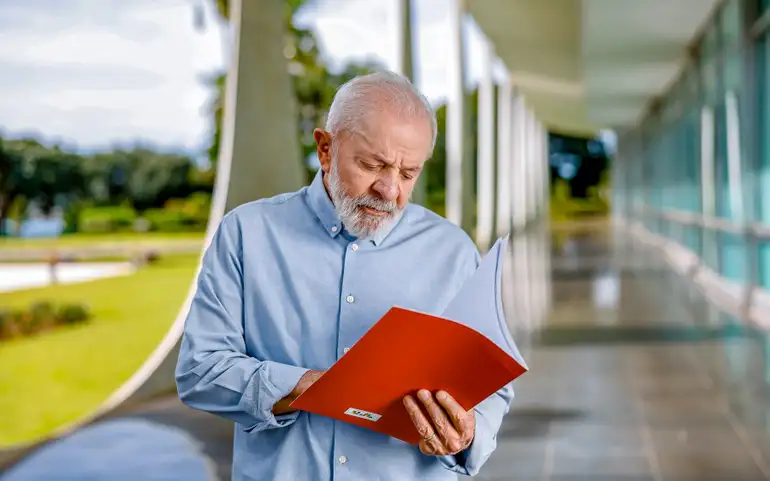 No momento você está vendo Lula abre disputa entre Centrão e PT