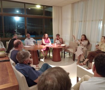 Reunião no Morro Ipiranga discute defesa de área verde da encosta e passarela Glamour