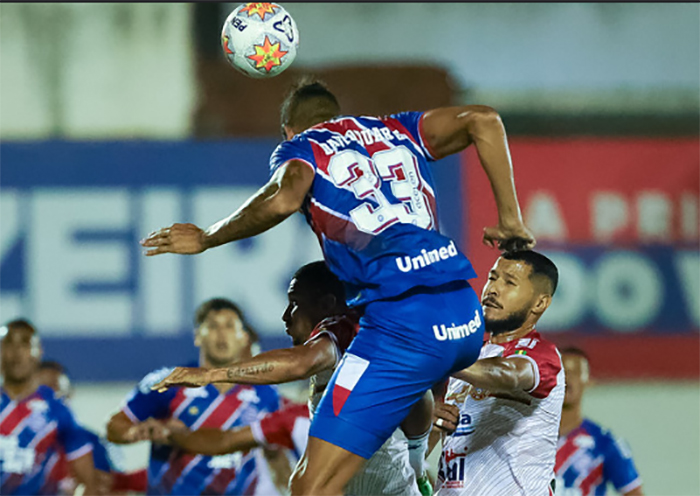 No momento você está vendo Num babinha de várzea, Bahia empata com Juá num capinzal