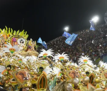 Beija-flor conquista o 15º título do carnaval do Rio de Janeiro