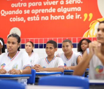 Bahia fica acima da média nacional na frequência escolar da população com idade de 4 a 17 anos