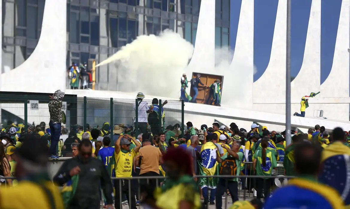 No momento você está vendo Maioria dos brasileiros é contra a anistia aos envolvidos nos ataques de 8/1
