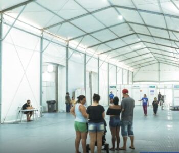 Um ano após enchentes, cerca de 380 pessoas seguem em abrigos no RS