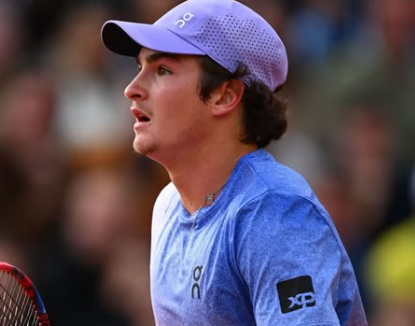 No momento você está vendo Roland Garros: Fonseca estreia com vitória implacável sobre ex-top 10