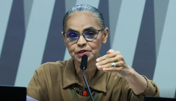 No momento você está vendo Lula e Marina Silva conversam sobre ataques em comissão do Senado