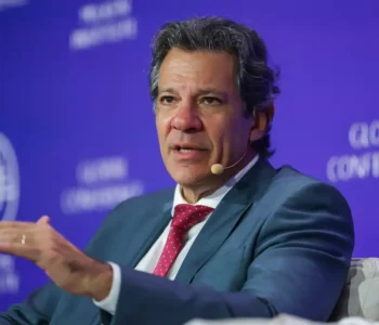 Alta do IOF: apps de bancos e corretoras alertam clientes às pressas. Haddad se justifica